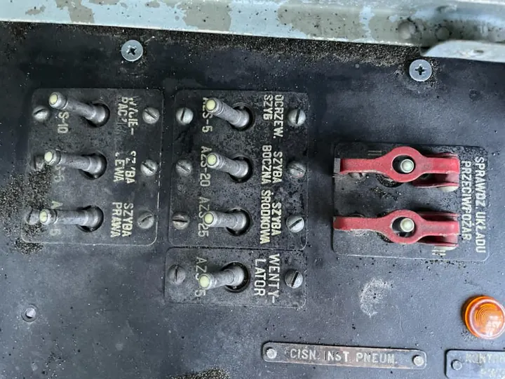 Die originalen Schalter im Detail.