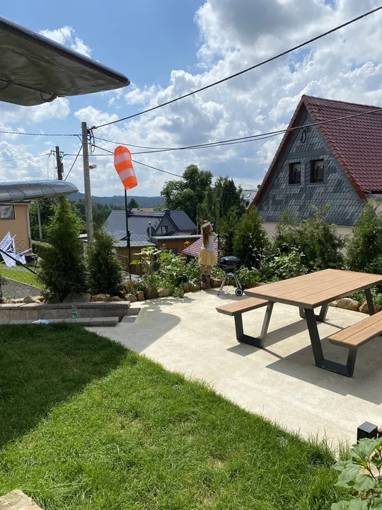 Der Garten am Tag nach der ersten Übernachtung.